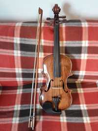 Violinos, construídos por amador autodidacta.