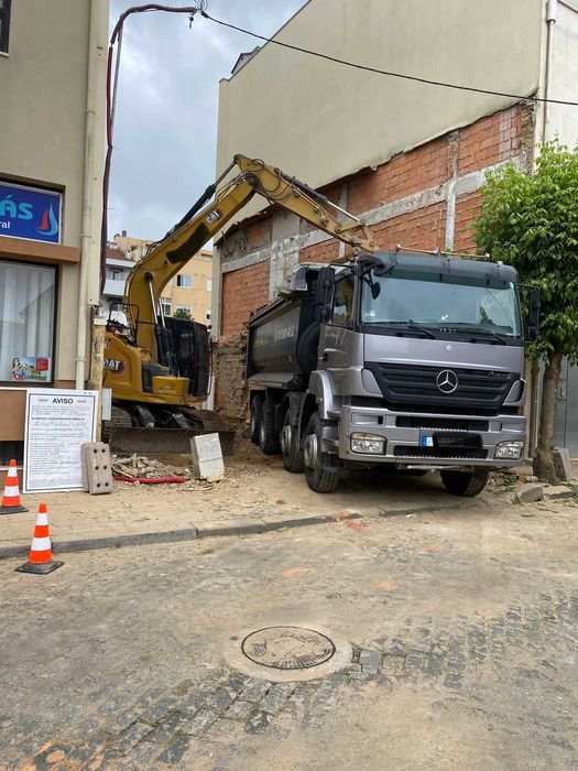 Camião Mercedes axor 3240 (4eixos)
