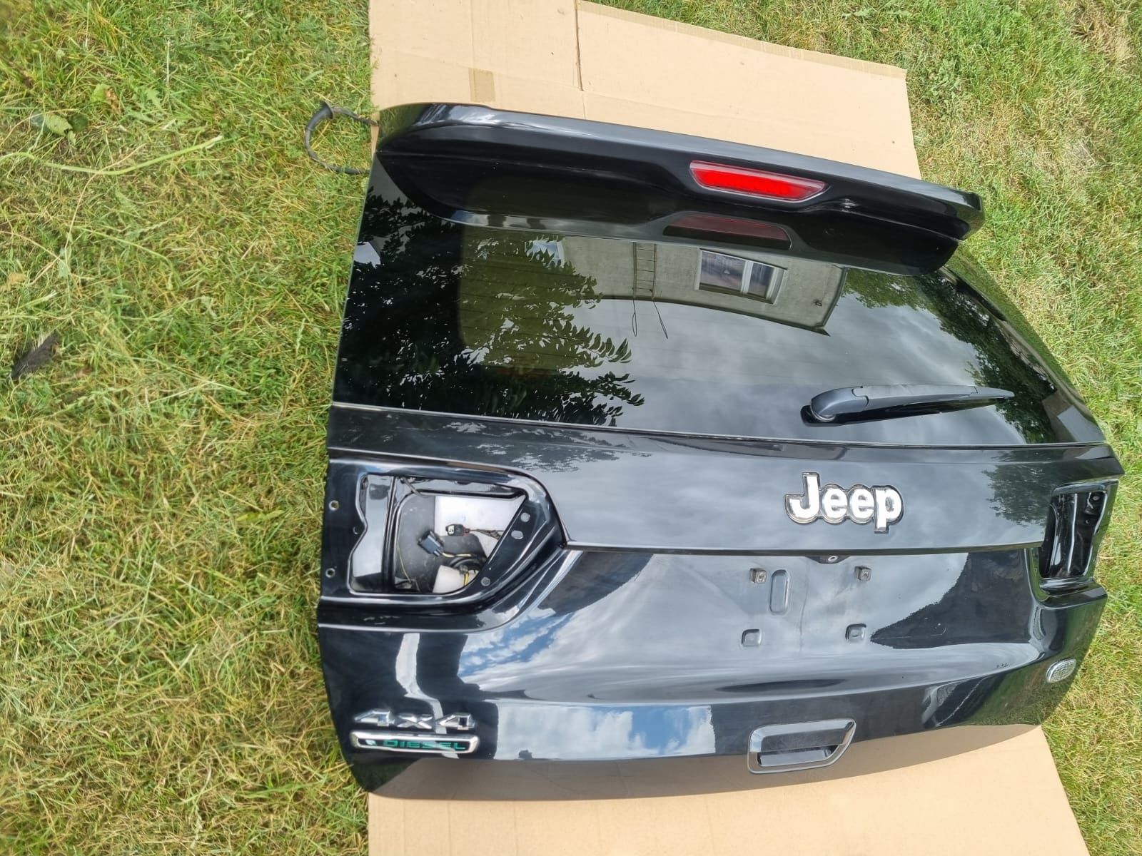 Klapa bagażnika Jeep grand Cherokee wk2