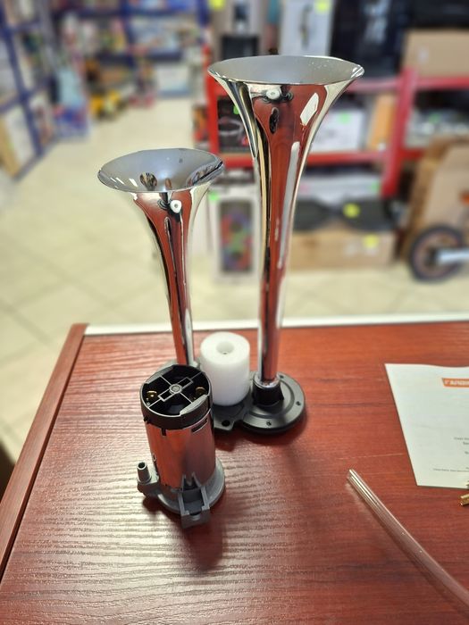Podwójny klakson samochodowy 12V FARBIN 150 dB chromowany pneumatyczny
