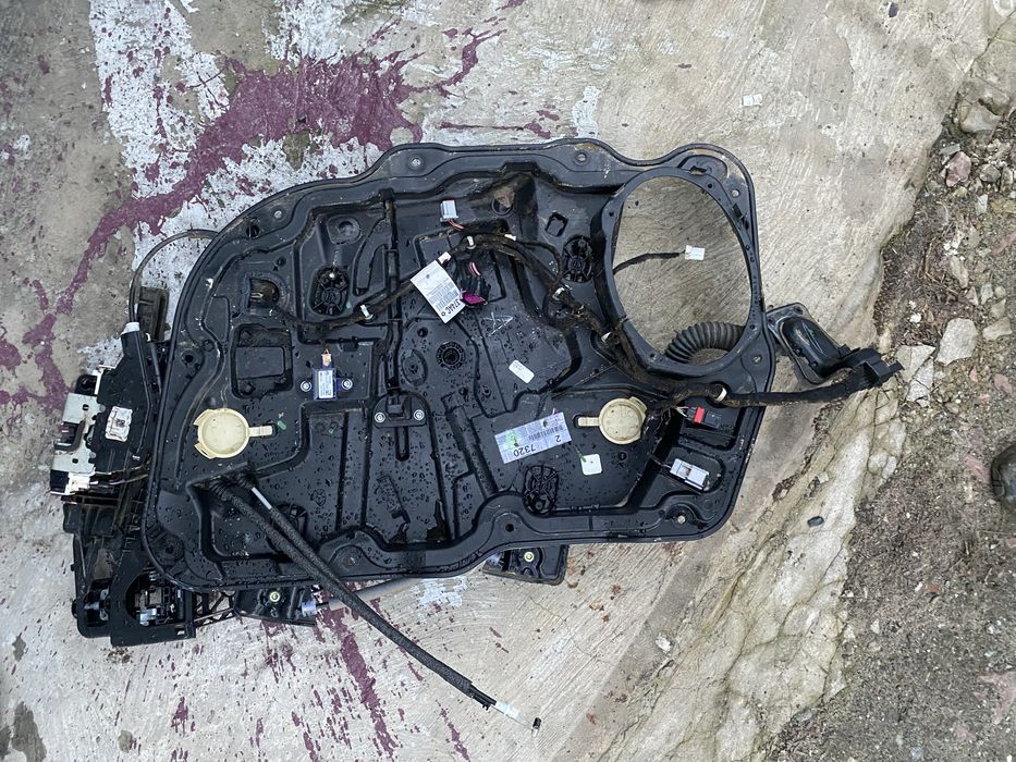 Склопідйомник з мотором зад/перед правий Jeep Compass 17-24 68292132AA