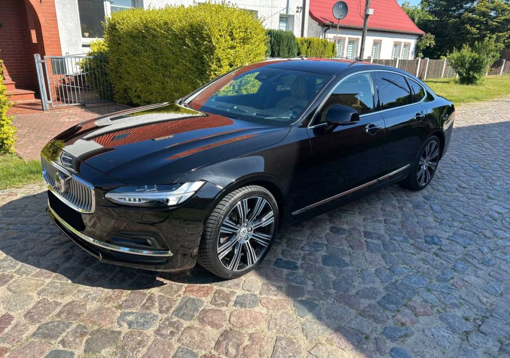 Volvo S90      2022