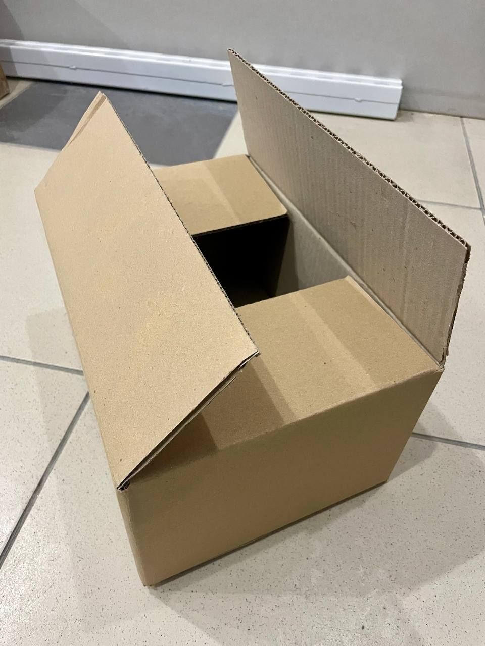 Картонна коробка