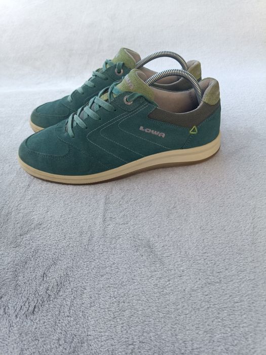 Женские кроссовки Lowa р39