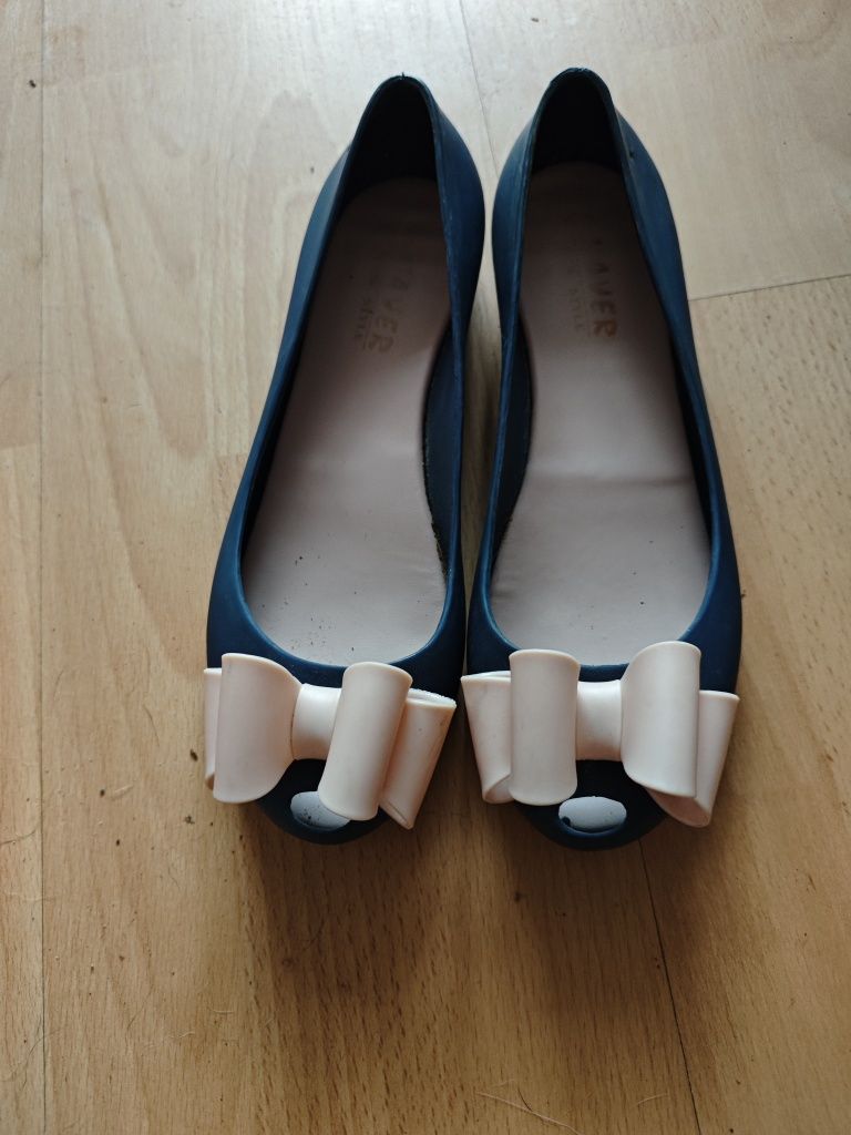 Buty balerinki kokardą 39