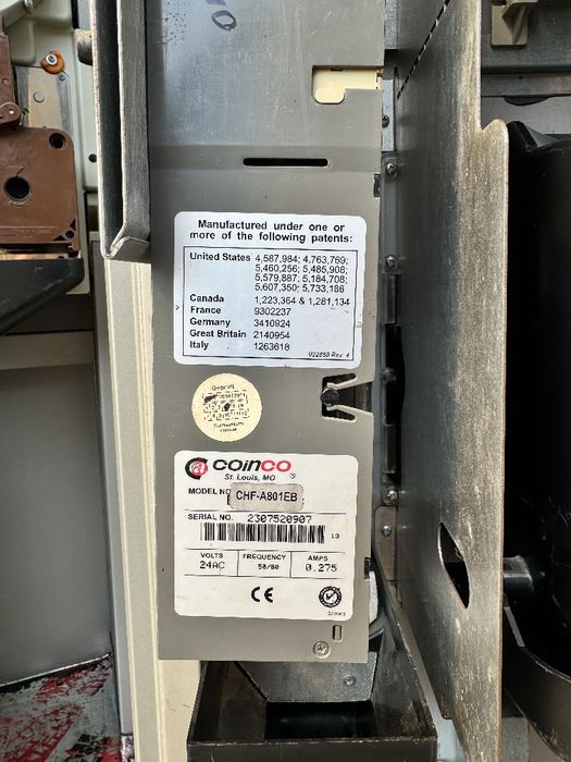 Вендінговий кавовий апарат saeco