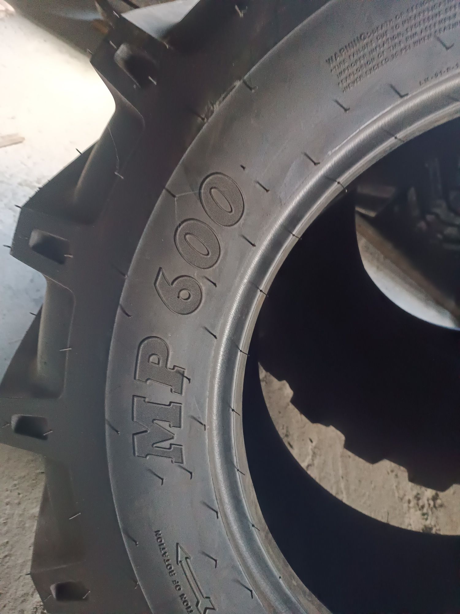 Opona 405/70-24 14PR (16/70-24) BKT MP600 nowa