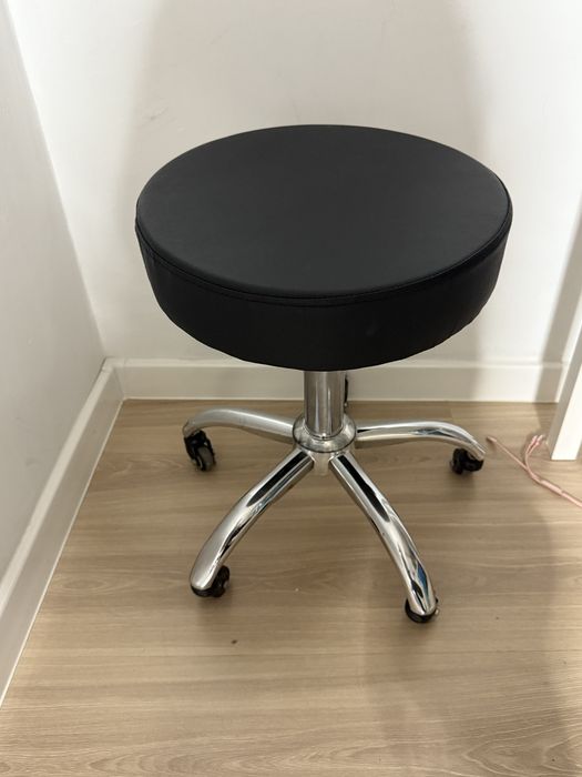 Krzesło kosmetyczne, taboret