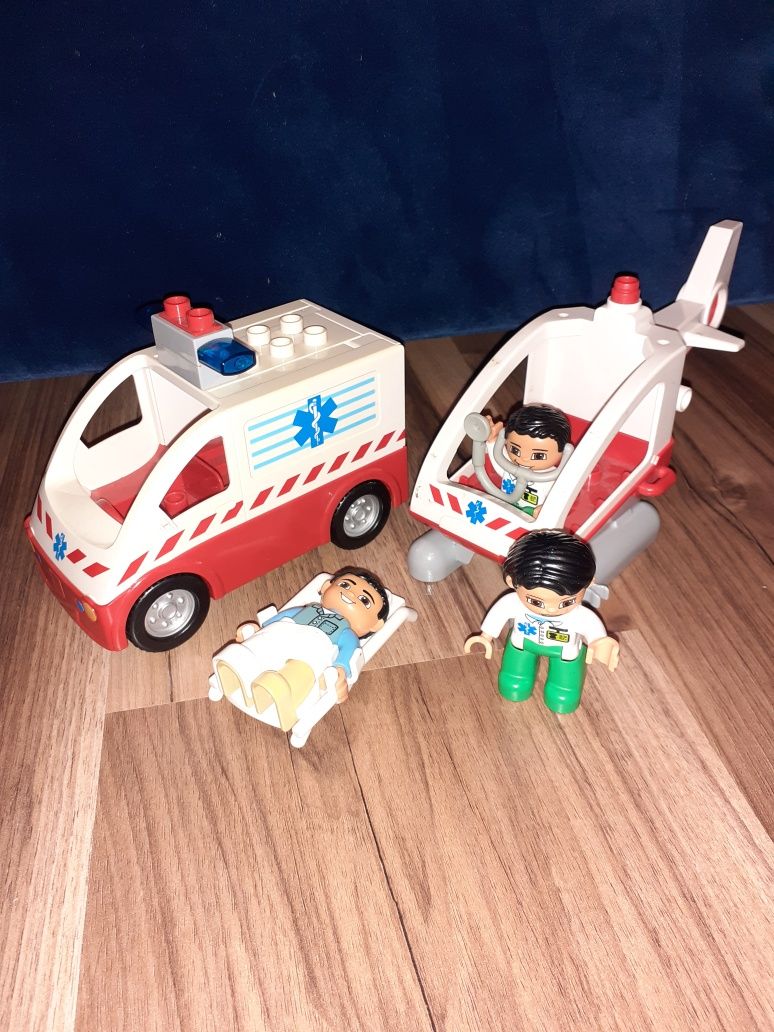 Lego Duplo helikopter ratunkowy karetka pogotowia ambulans 4979 lekarz