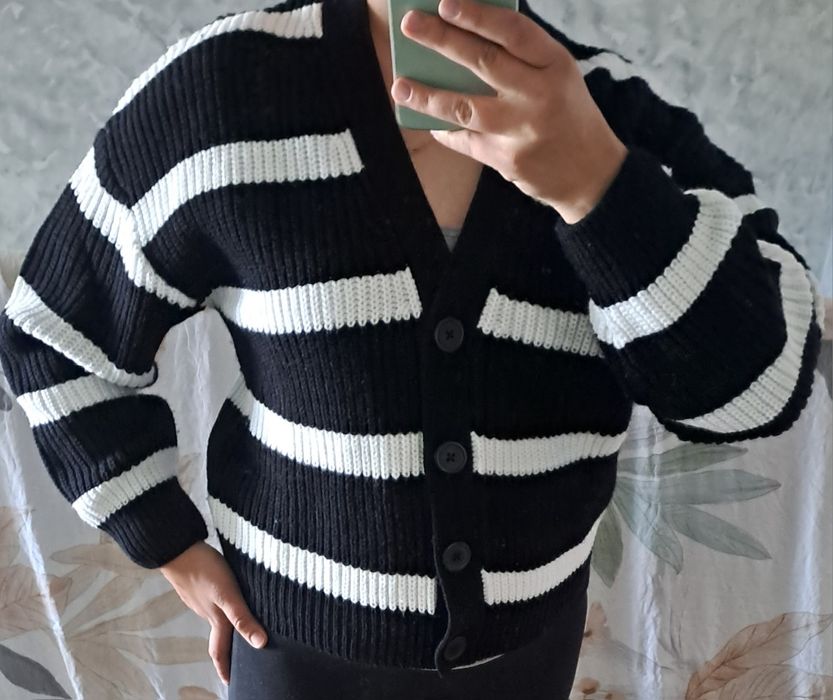 Sweter czarno biały