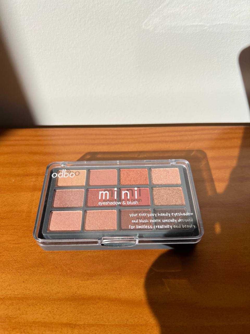 2-in-1 Eyeshadow + Blush
