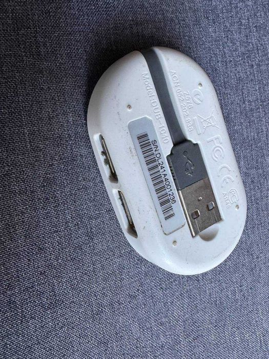 Продам D-LINK DUB-1040 на 4-Port белый