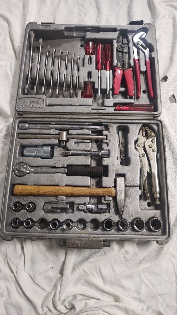 Zestaw kluczy narzędzi w walizce VAREX