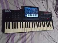 Синтезатор Akai та iPad з midi usb піаніно