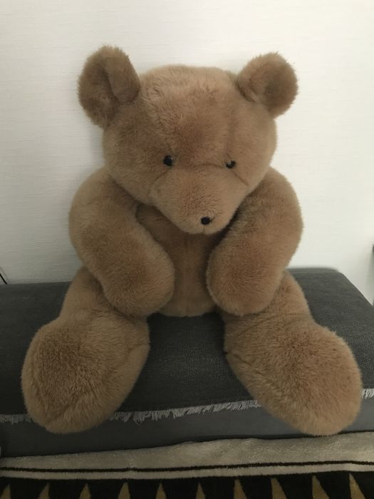 Огромный мишка