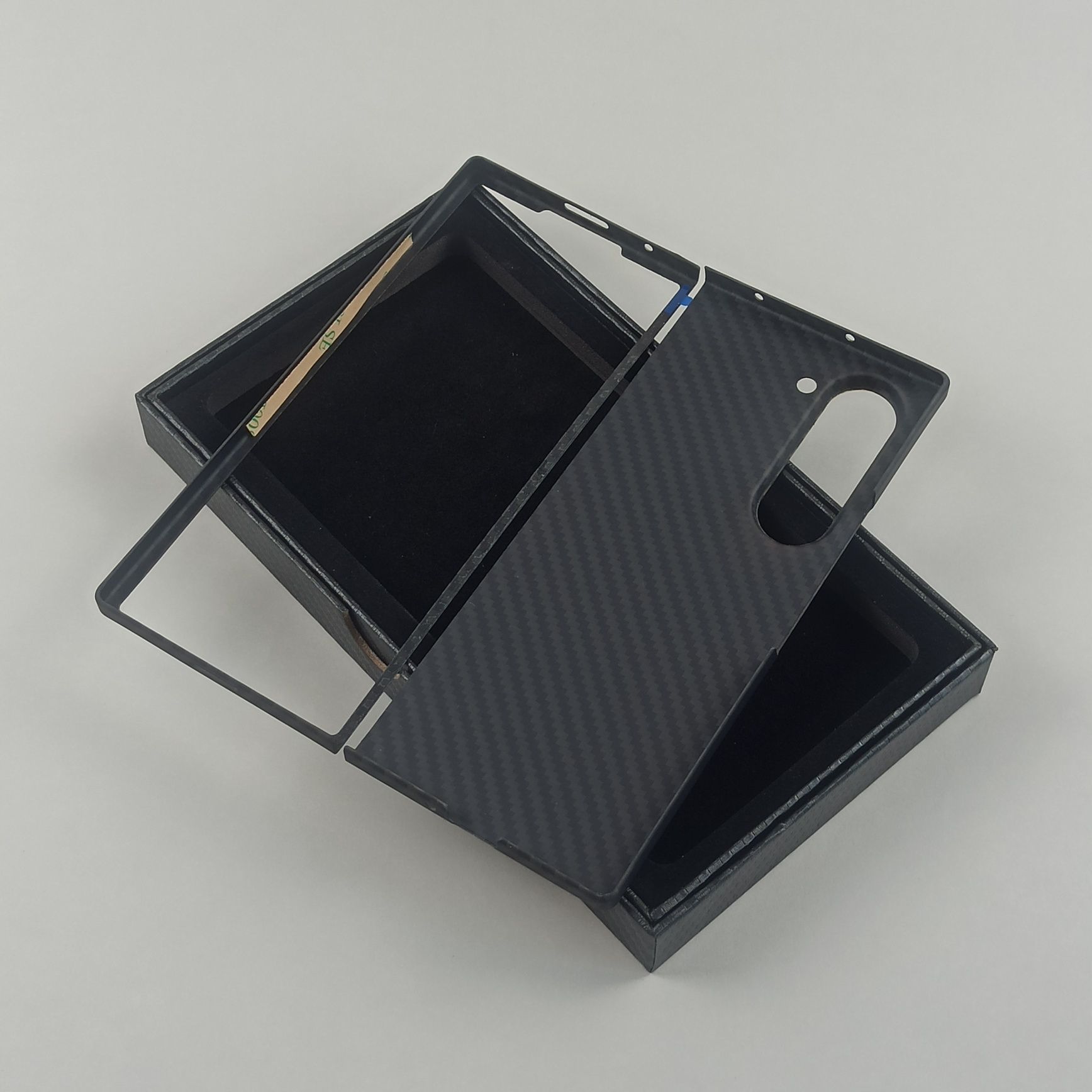 Карбоновый чехол Samsung Galaxy Fold 6
