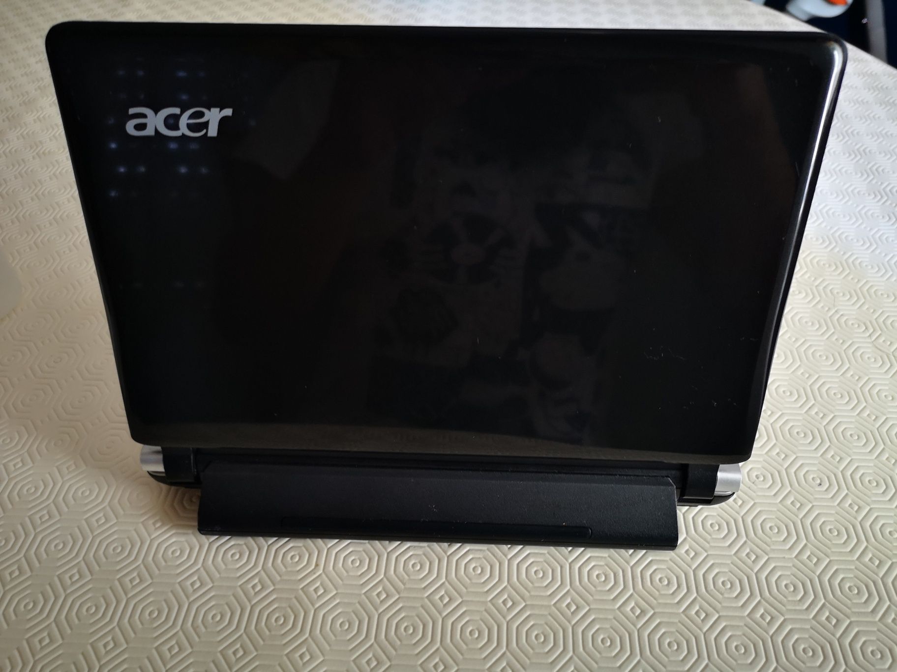 Portátil Acer Aspire One pequeno