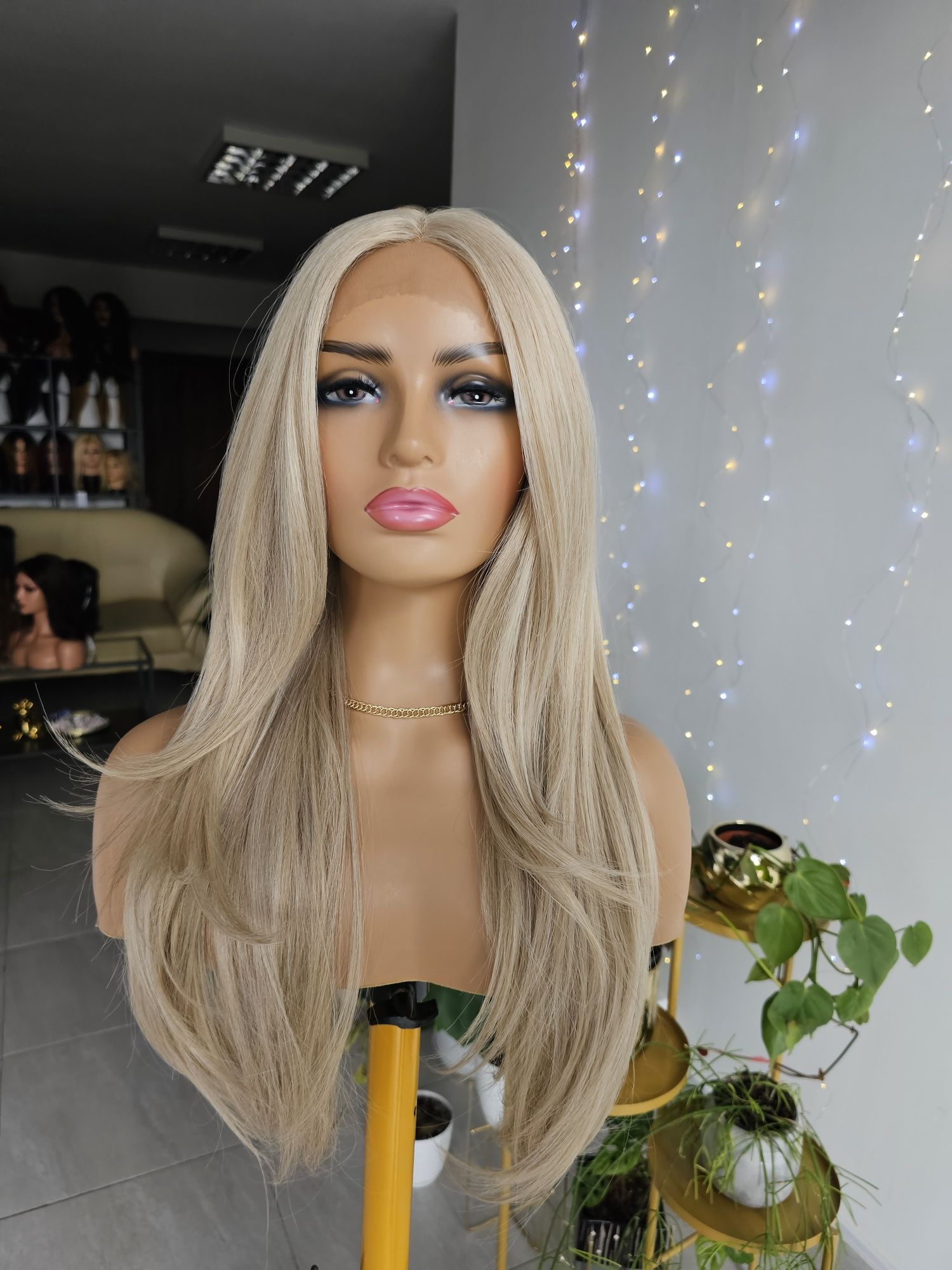 Długa peruka Miranda naturalny słowiański blond lacefront