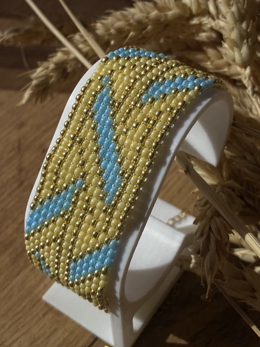 Браслет з бісеру (ручна робота) / знижка до Дня Незалежності