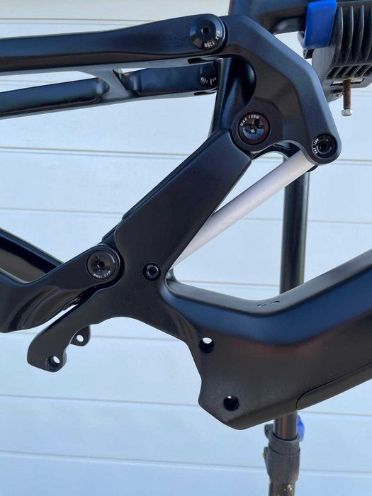 Rama rowerowa L /eMTB /karbon/Bosch/smartsystem 750Wh/nowa/