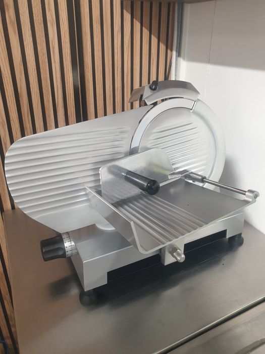 Vendo Fiambreira Nova