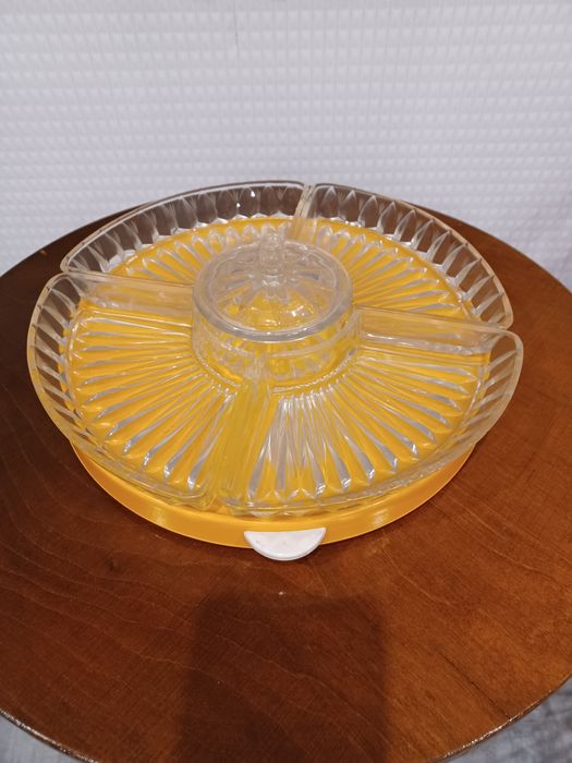 Szklany kabaret dzielony z tacą obrotową w stylu art deco