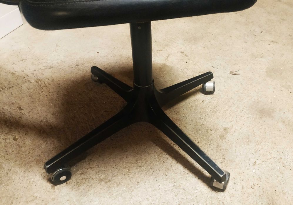 Cadeira usada. Libertar espaço.