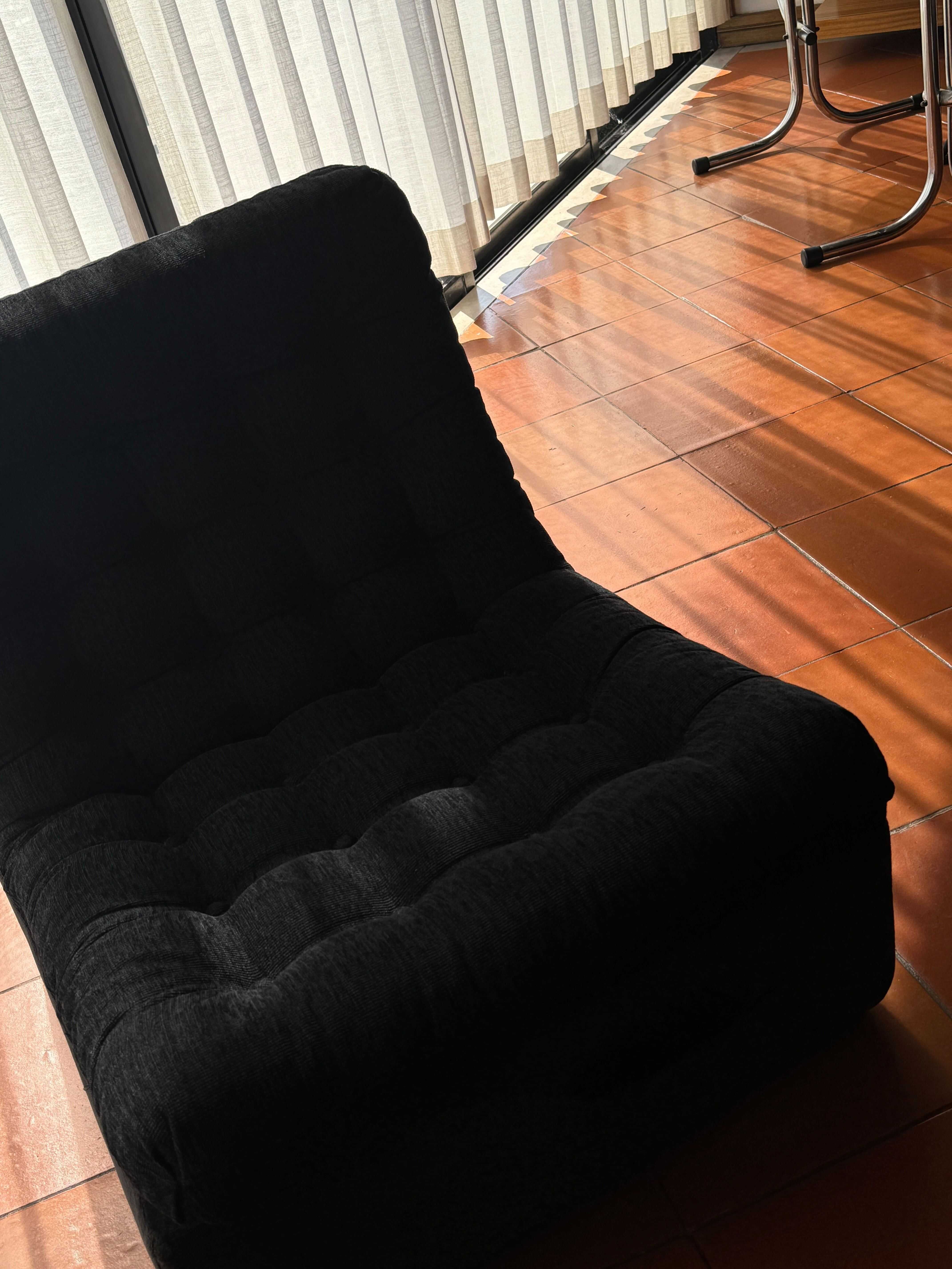 Sofá vintage de um lugar/Vintage single seater sofa