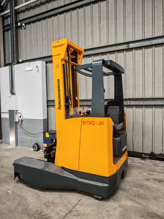 Empilhador Elétrico Lateral Multidirecional Jungheinrich ETV Q20