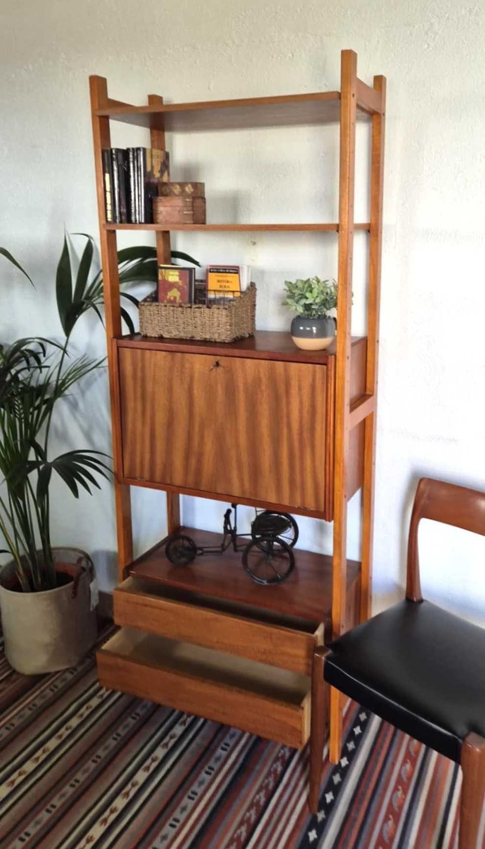 Estante / Prateleira / Livreiro / Bar / Vintage / Olaio