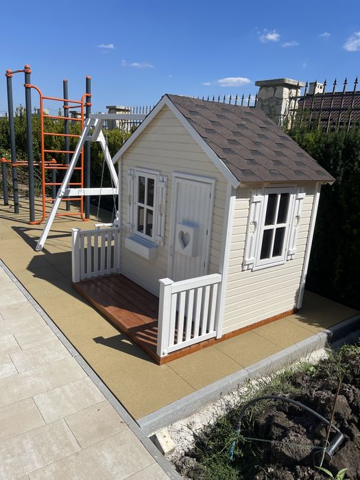 Дитячий будинок з дерева для дітей будиночок гойдалка деревяний