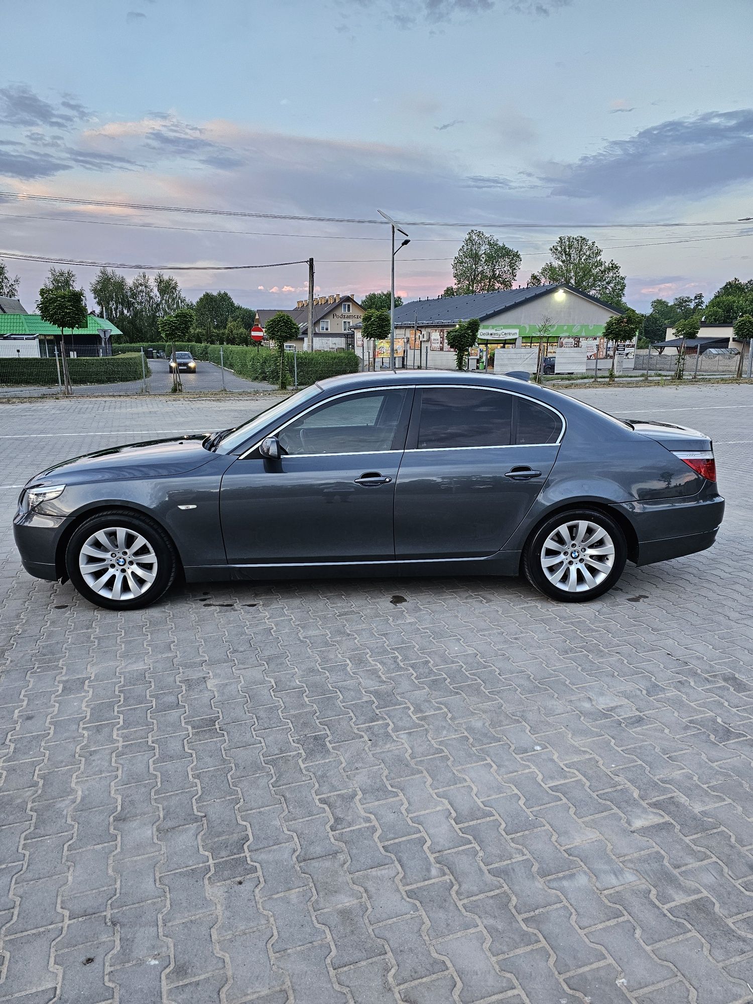 Bmw e60 520d 177km  Komforty  orginalny Lakier