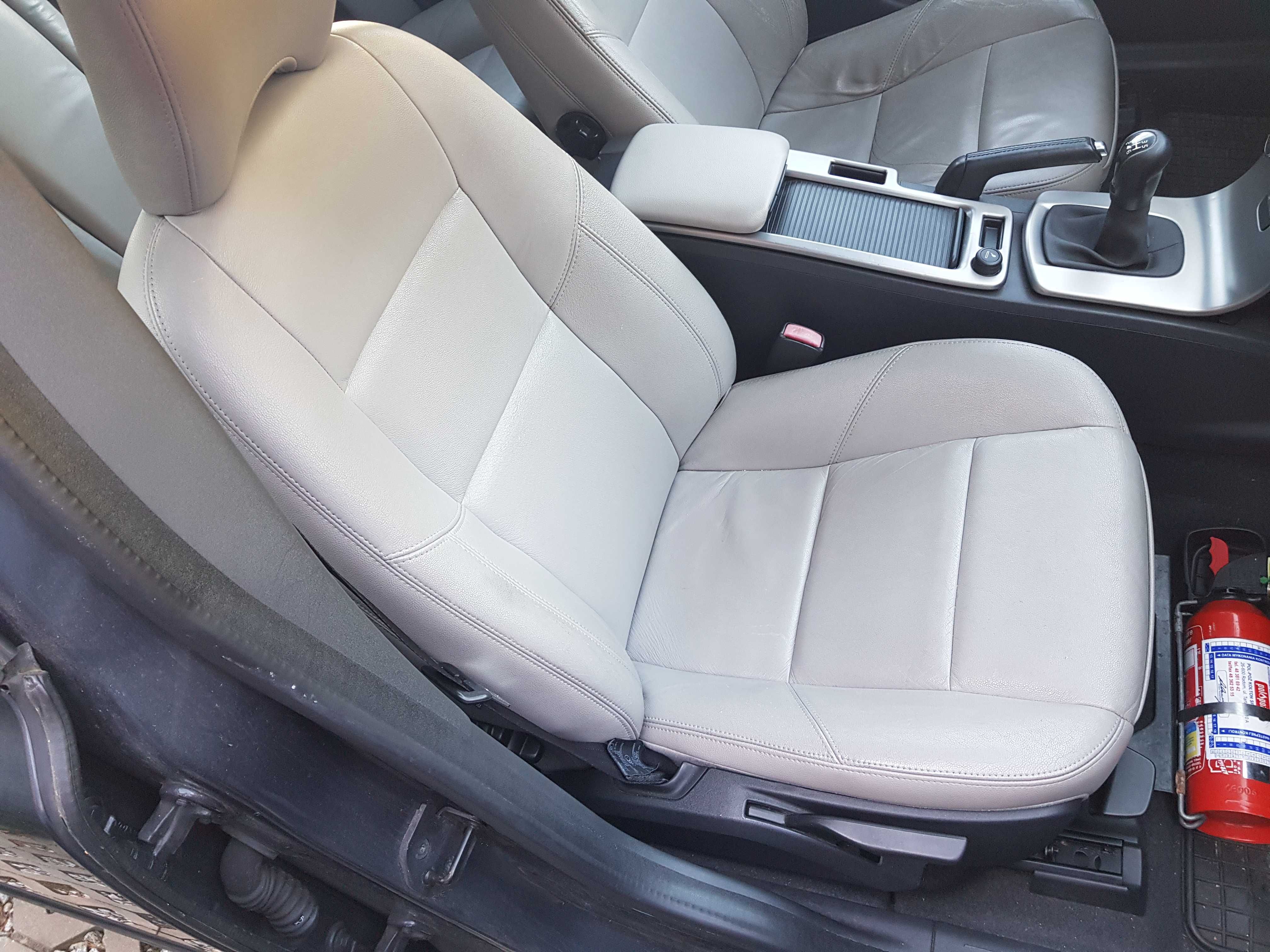 VOLVO V50 Fotele Boczki Kanapa Skóra Tapicerka KOMPLET CZĘŚCI RADOM