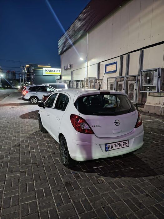 Opel Corsa 2011 рік 200 км , 1.4 бензін , міханіка