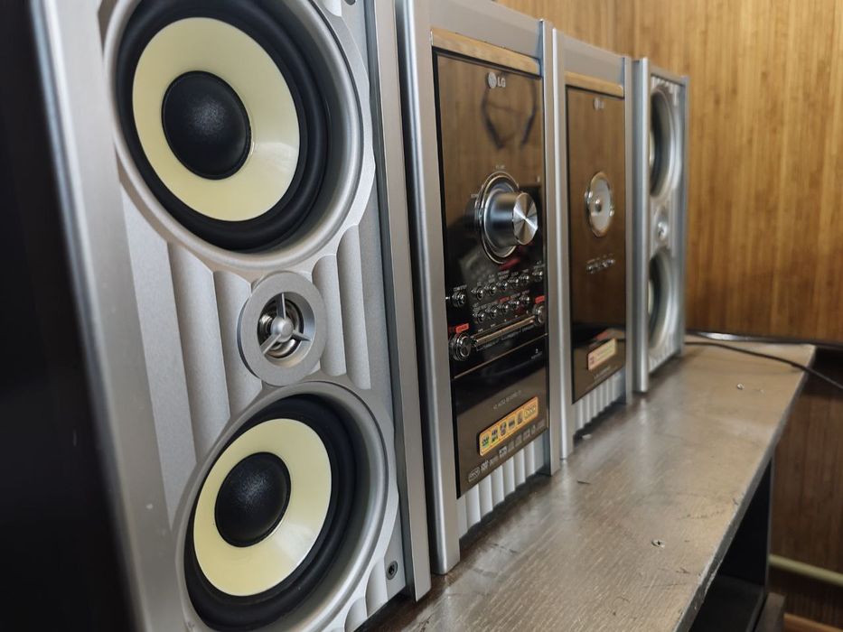 Музыкальный центр LG