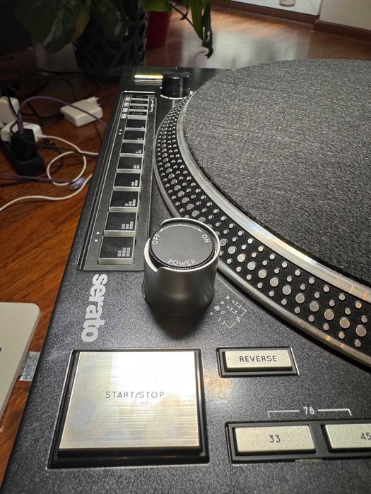 Gramofon Reloop RP8000