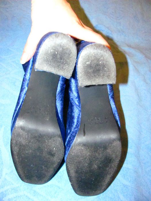 Ботинки велюровые на каблуке 41