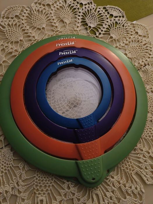 Вакумні кришки для миски або контейнера.