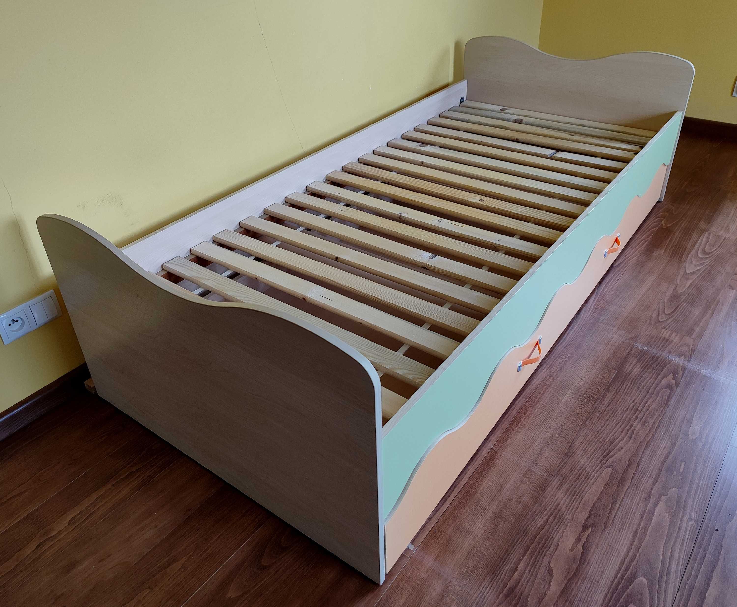 Łóżko dziecięce ze skrzynią do materaca 90 x 200