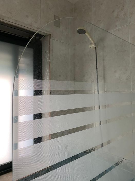 Dois resguardos de banheira