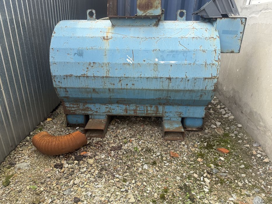 Zbiornik na paliwo 2000L