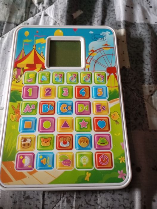 Tablet interativo criança