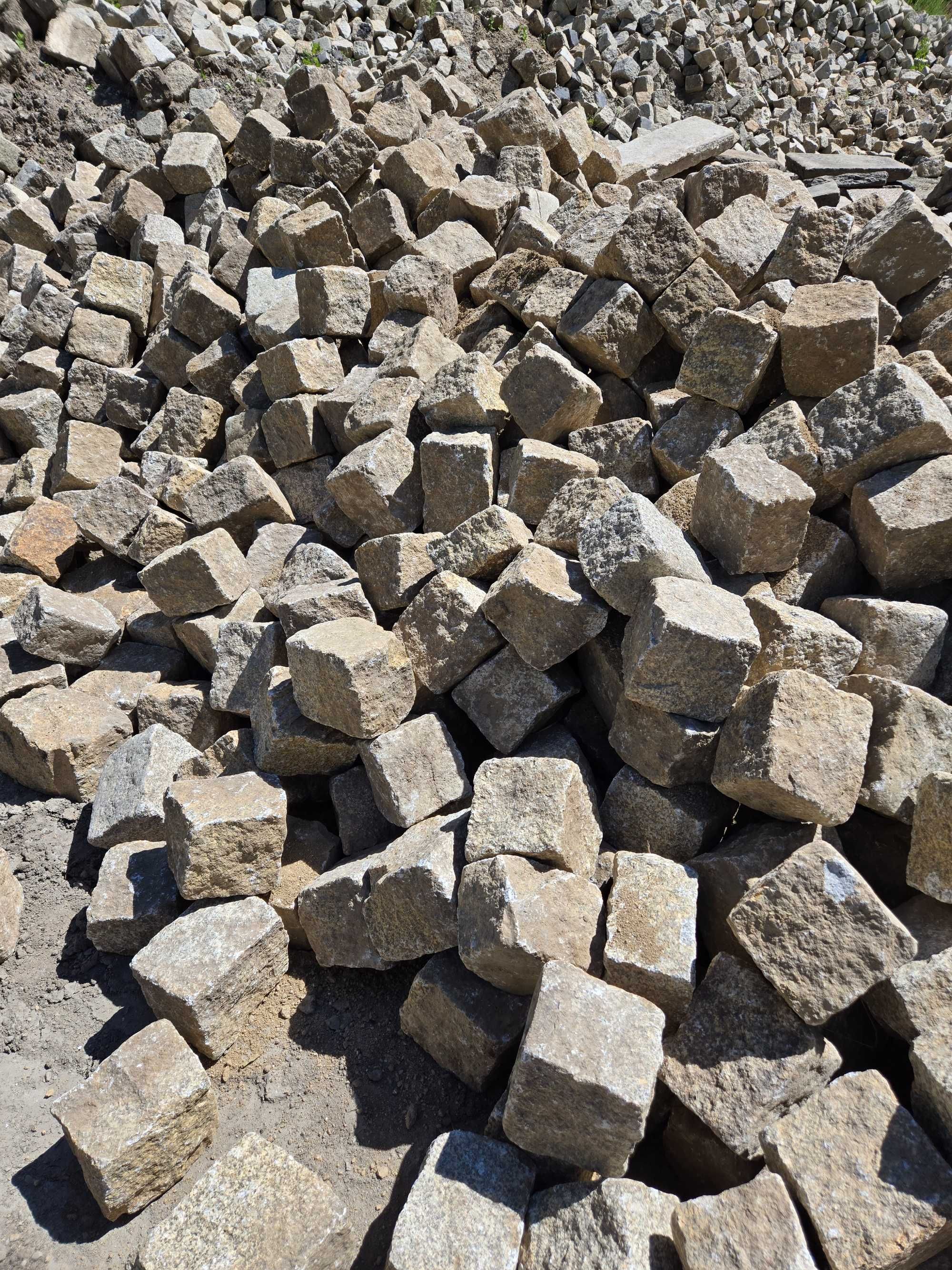 Kostka granitowa , kostka murowa , granit ,