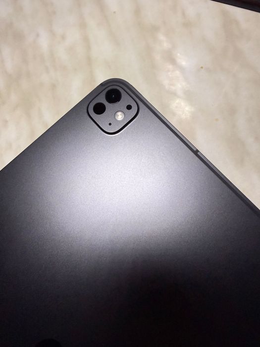 Планшет Apple iPad Pro 13" 2024 Wi-Fi + LTE 256GB Space Black