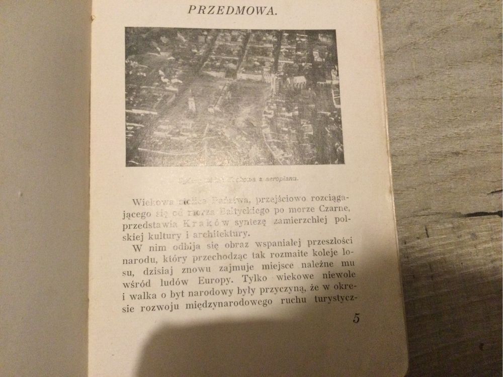 Przewodnik po Krakowue i okolicy,1928 r,2 mapki,plan,36 ilustracji