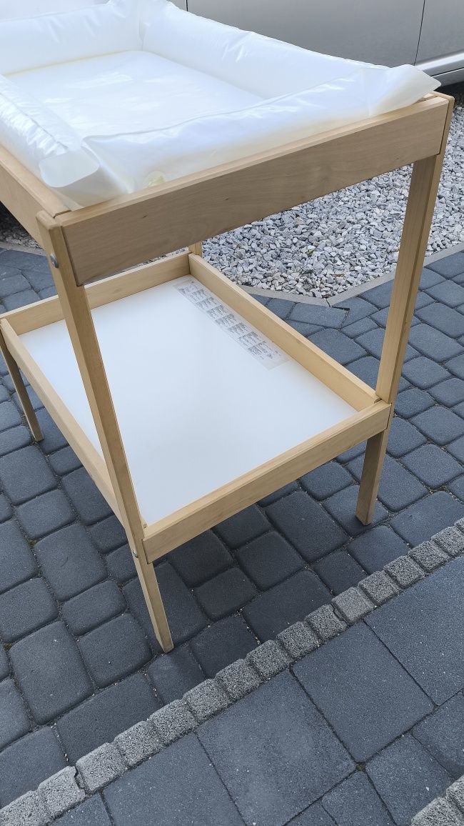 Przewijak IKEA z pojemnikami