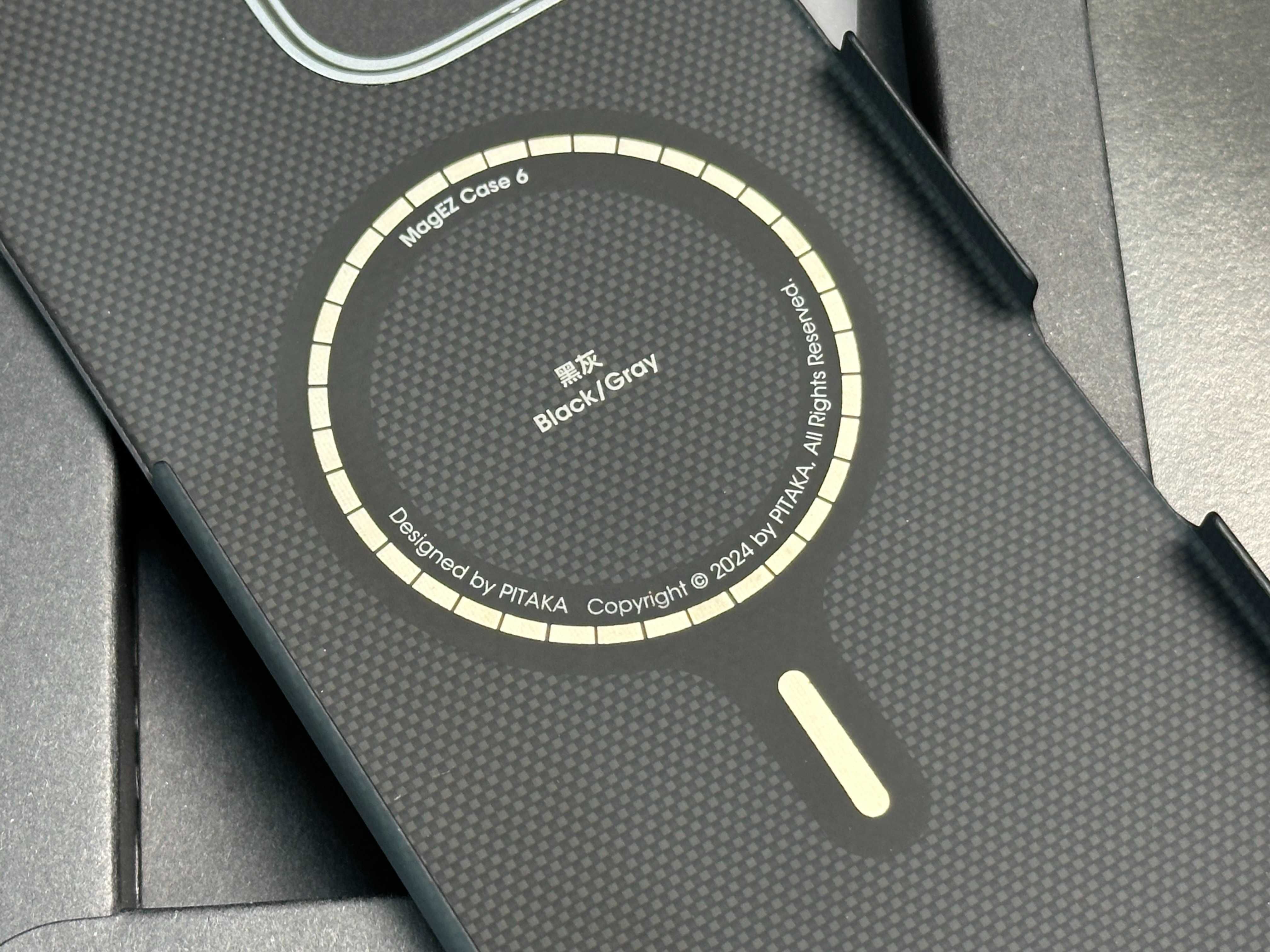 Чохол Pitaka Black/Grey Ultra-Slim iPhone 16 Pro Max карбон оригінал