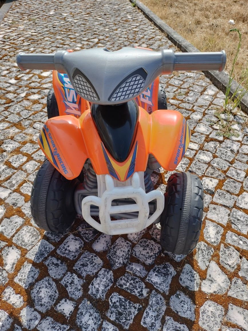 Carro Quadriciclo elétrico infantil