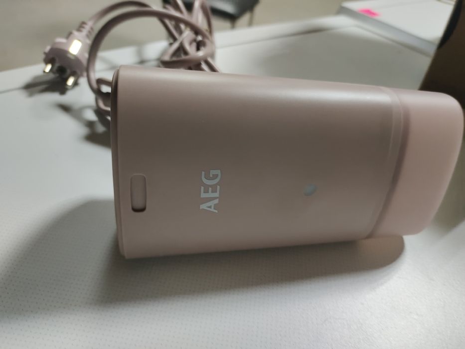 Ручний відпарювач AEG. Новий. В двох кольорах. Гурт, роздріб