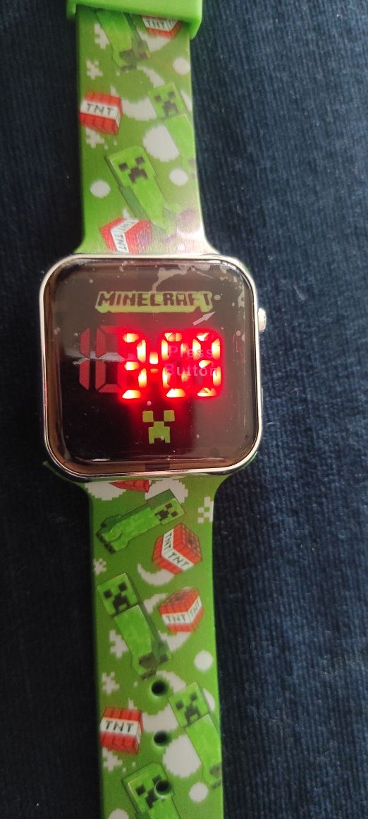 Zegarek MINECRAFT LED i Elegancki Brelok z Minecraft Steve